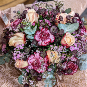 Bouquet style ancien orangé rose