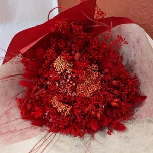 Bouquet de fleurs séchées rouge